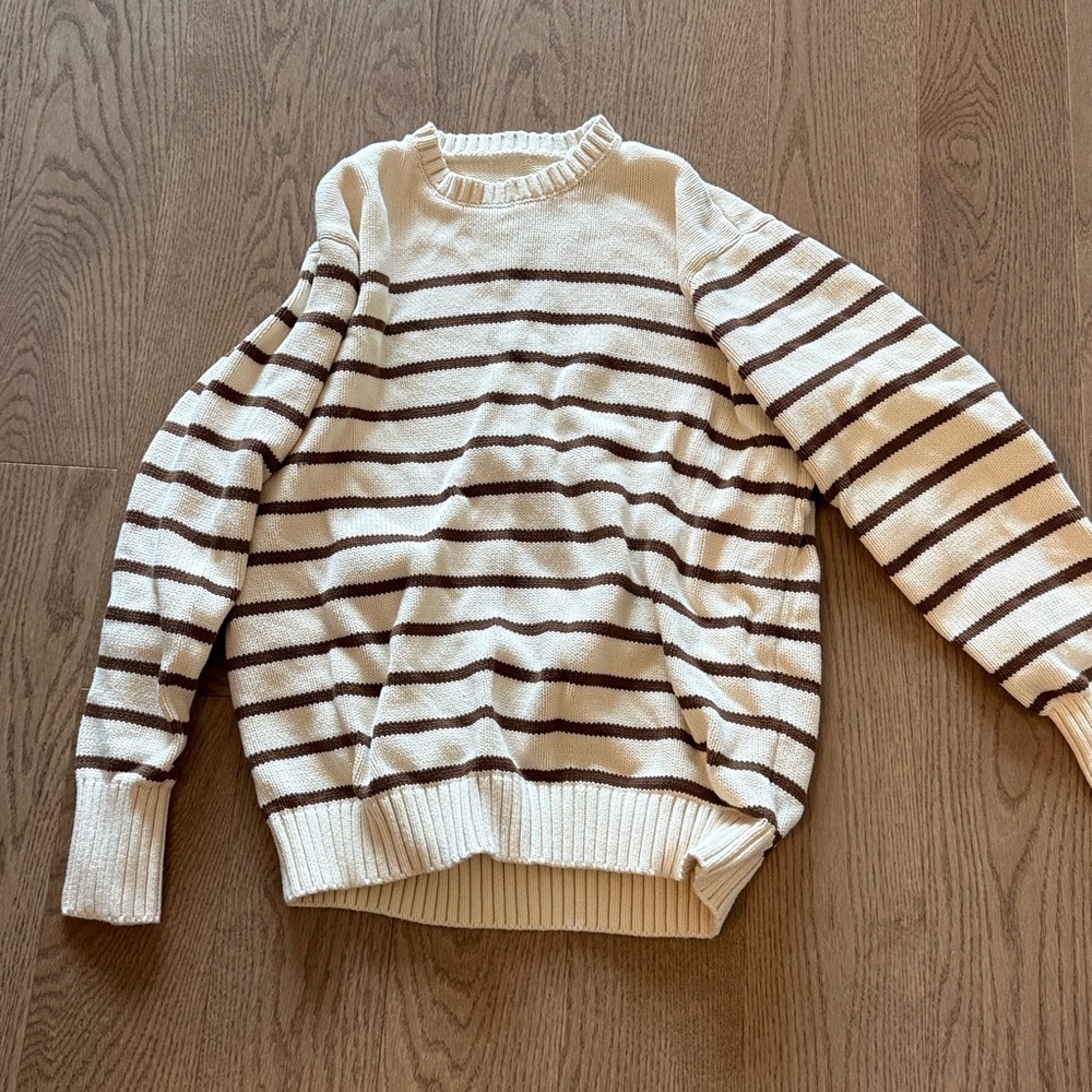 Brandy Melville Brianna Thin Stripe Sweater - Picture 2 of 3